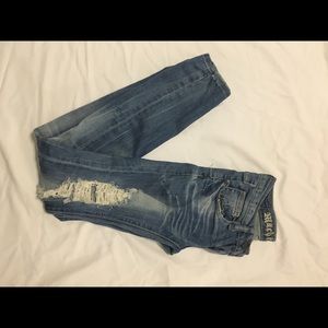 Distressed skinny jeans